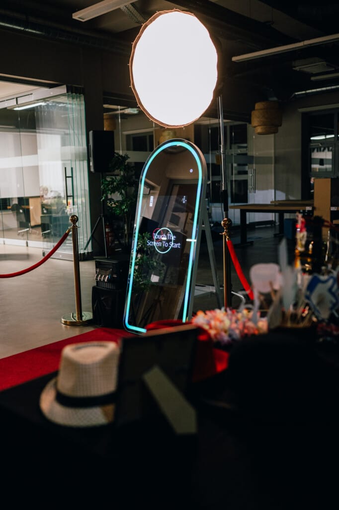 photo booth screen touch