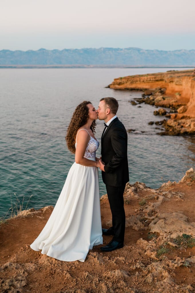 newlyweds sea